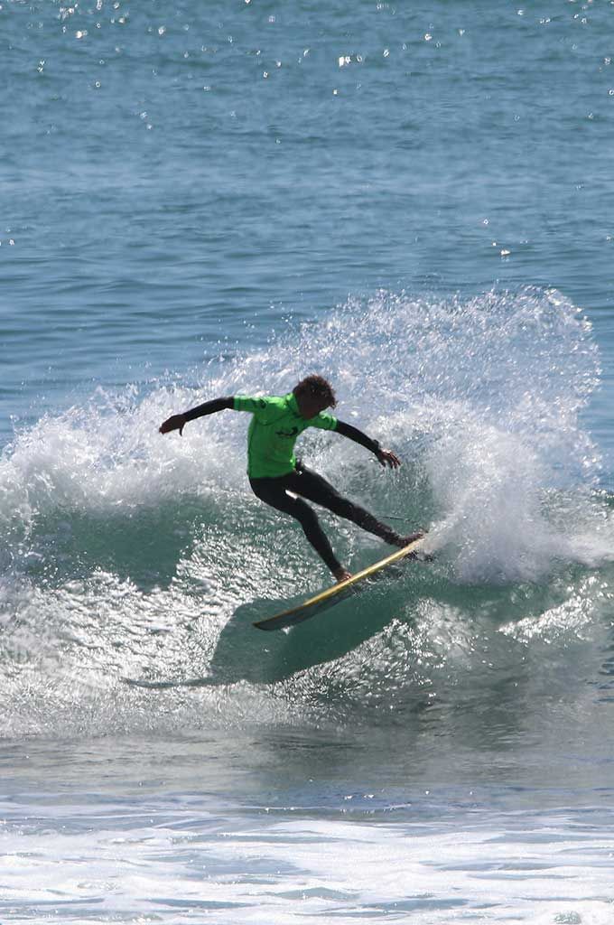 Student Surfer
